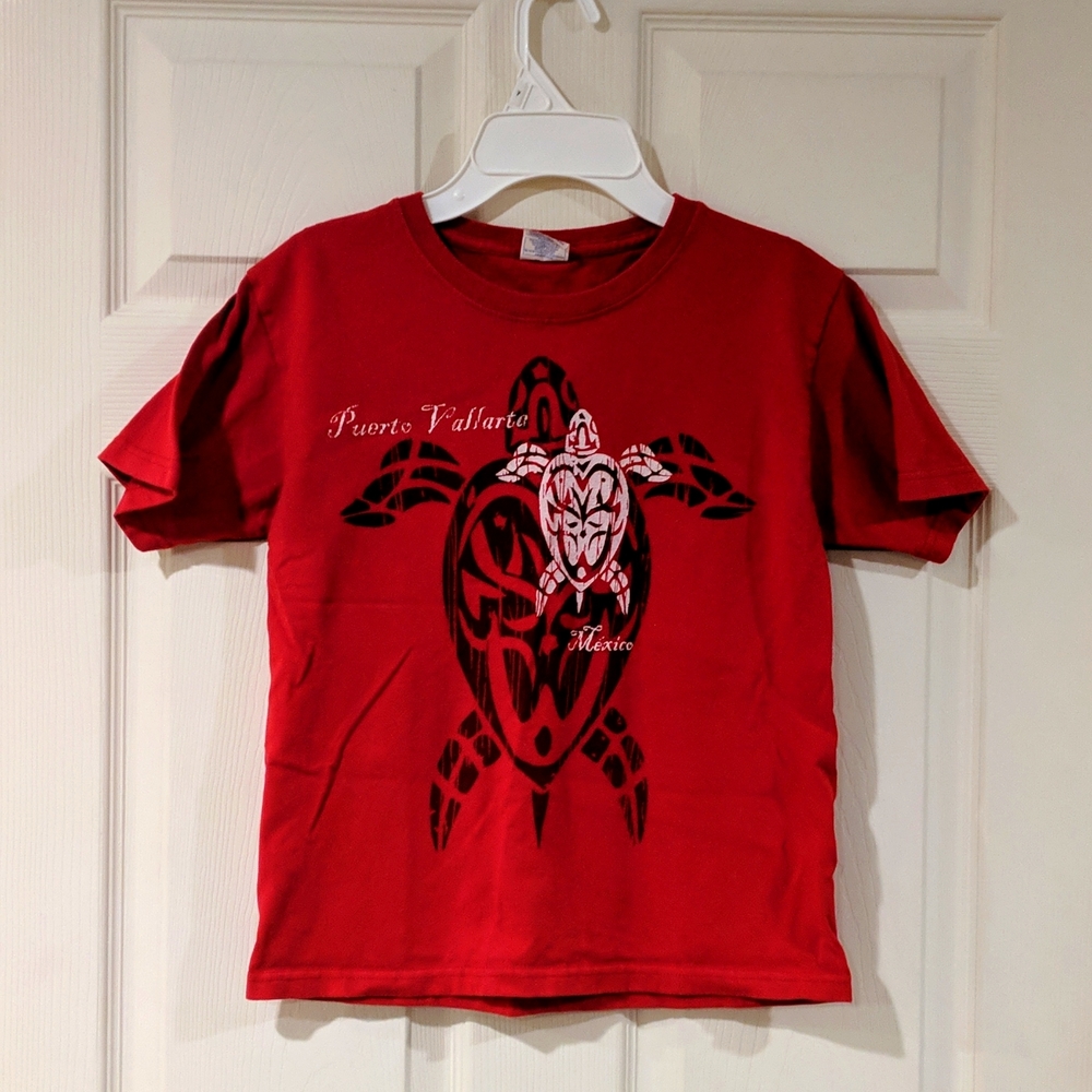 Red tee